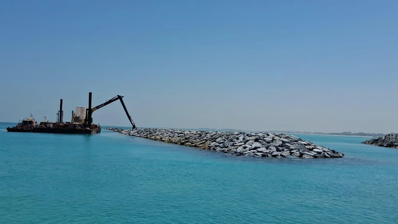 Offshore rock breakwater and marine plant at the Mamsha and Nobu project.
